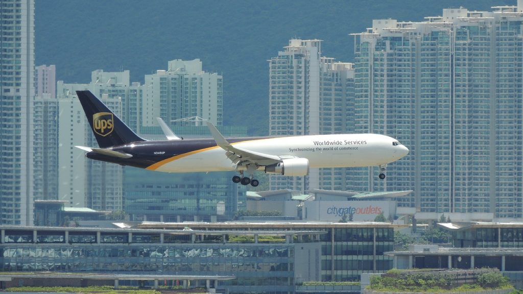 hongkong, airplane, travel-2680864.jpg